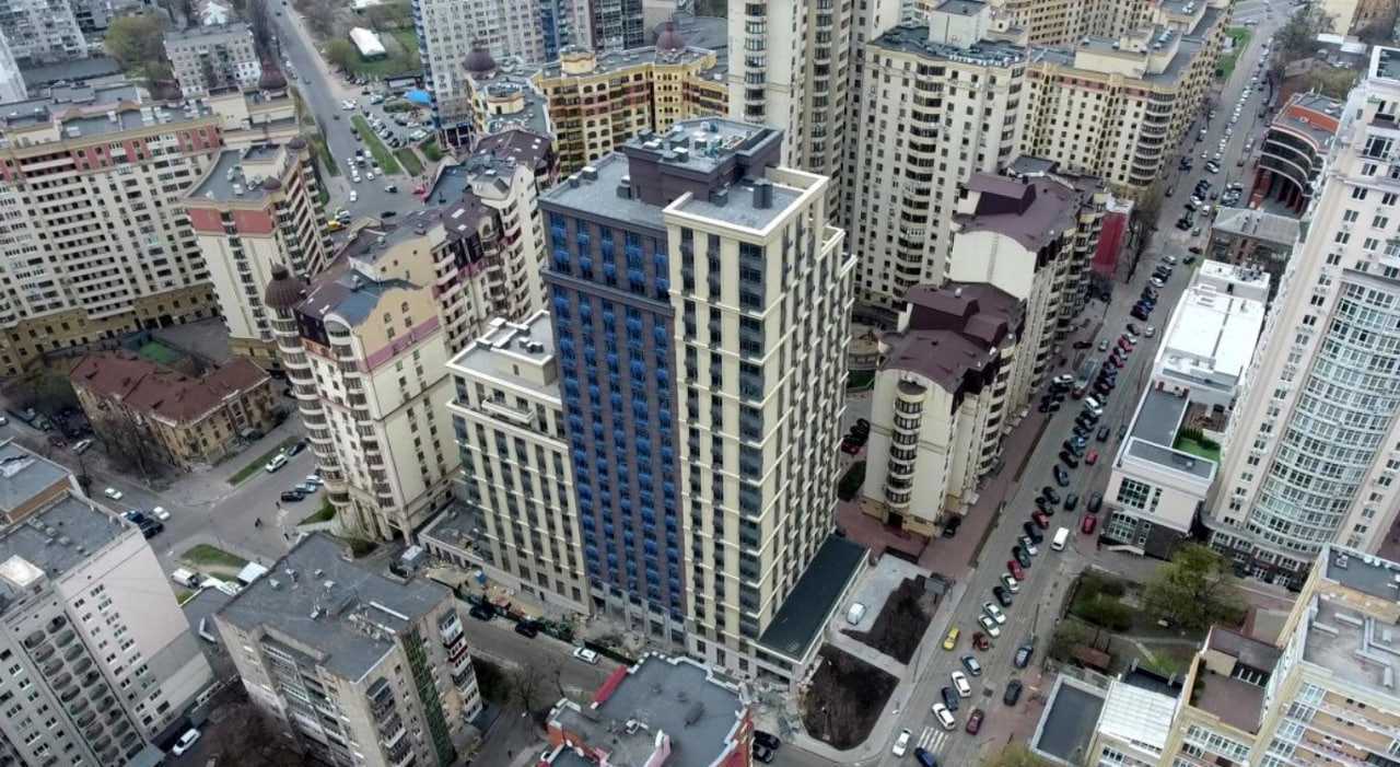 Продаж 3-кімнатної квартири 126 м², Річна вул., 4