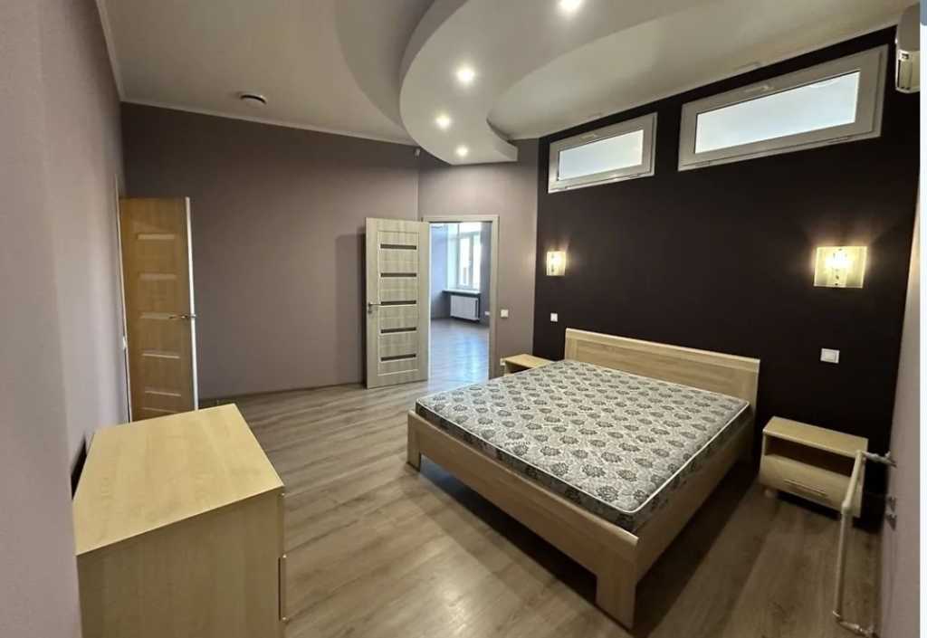 Продажа 3-комнатной квартиры 95 м², Дмитрия Яворницкого просп., 72А