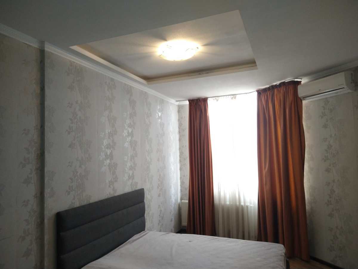 Оренда 3-кімнатної квартири 108.8 м², Кирилівська вул.