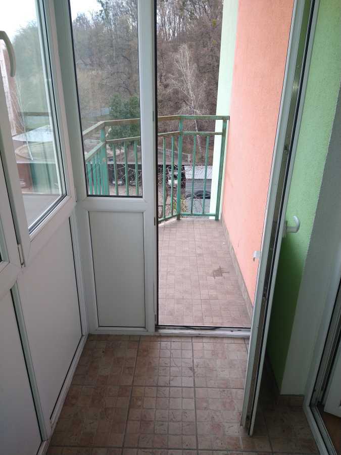 Оренда 3-кімнатної квартири 108.8 м², Кирилівська вул.