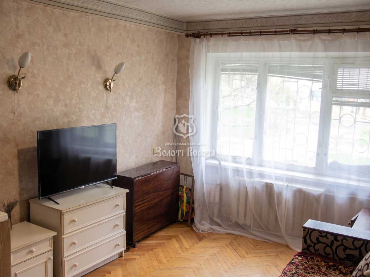 Продажа 3-комнатной квартиры 48.9 м², Соборности просп., 1А