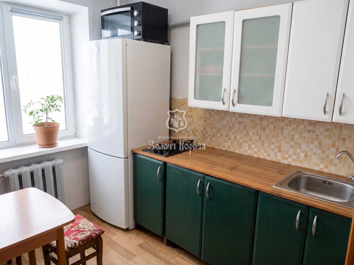Продажа 3-комнатной квартиры 48.9 м², Соборности просп., 1А