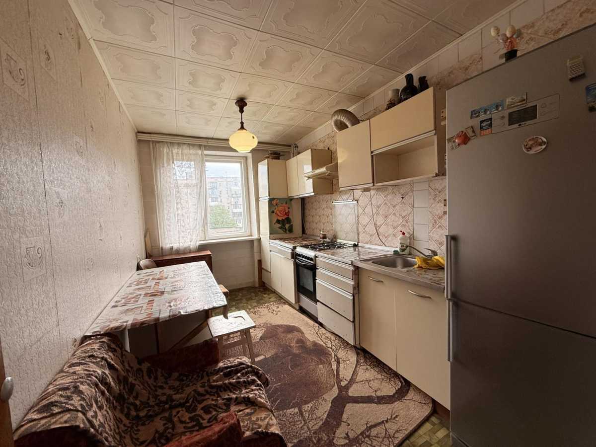 Продаж 3-кімнатної квартири 67 м², Ильичевская вул., Александрийская, 18А