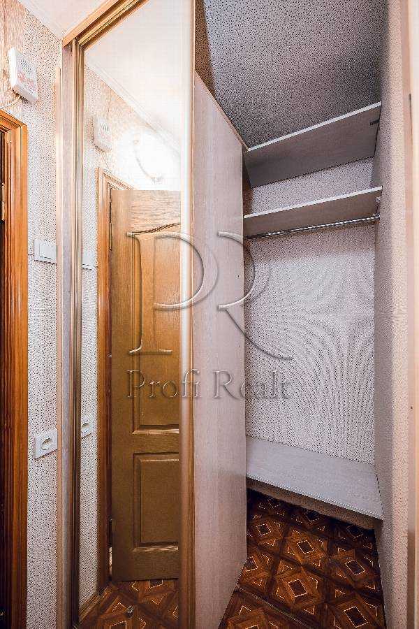 Продаж 1-кімнатної квартири 32 м², Парково-Сирецька вул., 21