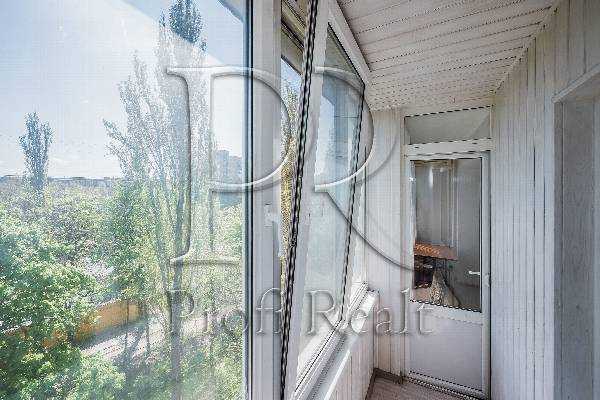Продаж 1-кімнатної квартири 32 м², Парково-Сирецька вул., 21