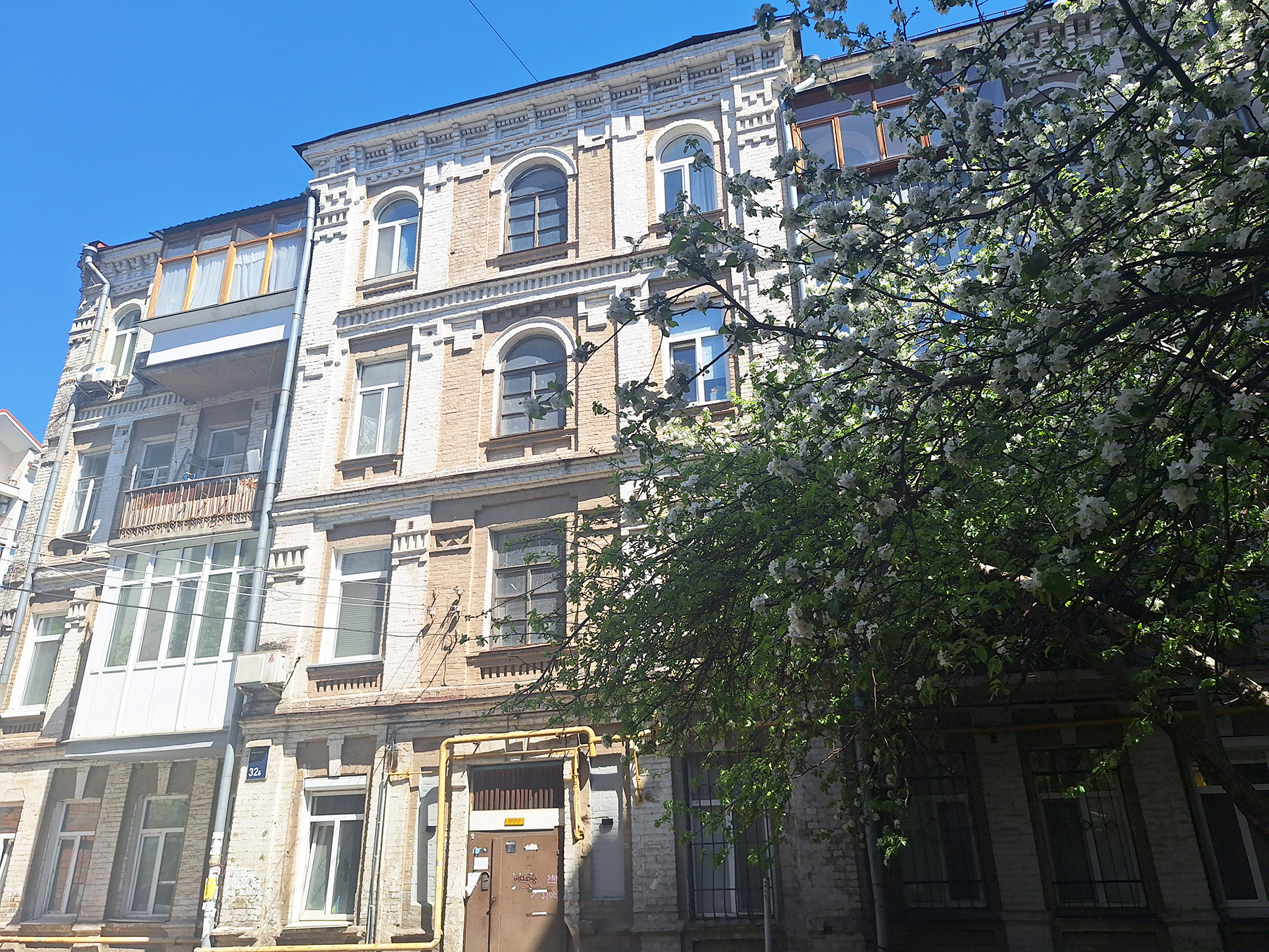 Продаж 2-кімнатної квартири 70 м², Межигірська вул., 32