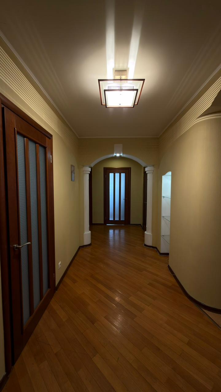 Аренда 3-комнатной квартиры 130 м², Вишняковская ул., 13