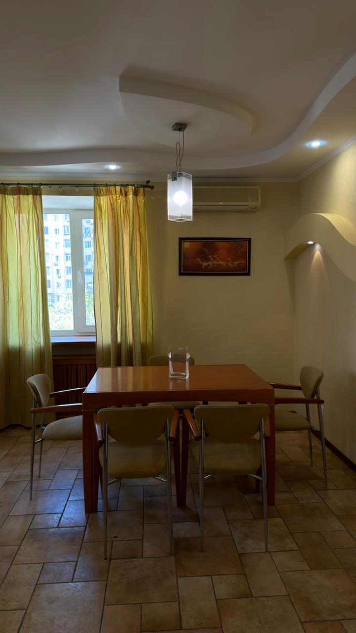 Аренда 3-комнатной квартиры 130 м², Вишняковская ул., 13