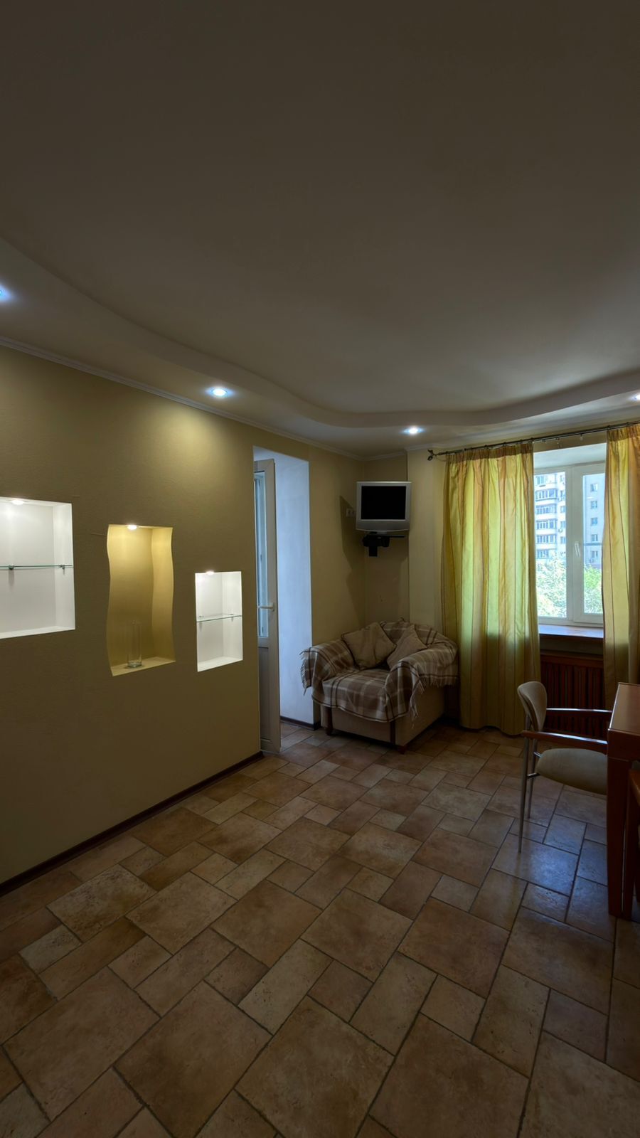 Аренда 3-комнатной квартиры 130 м², Вишняковская ул., 13
