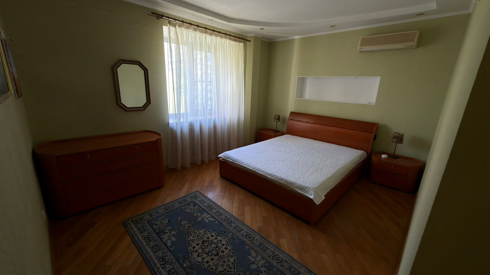 Аренда 3-комнатной квартиры 130 м², Вишняковская ул., 13