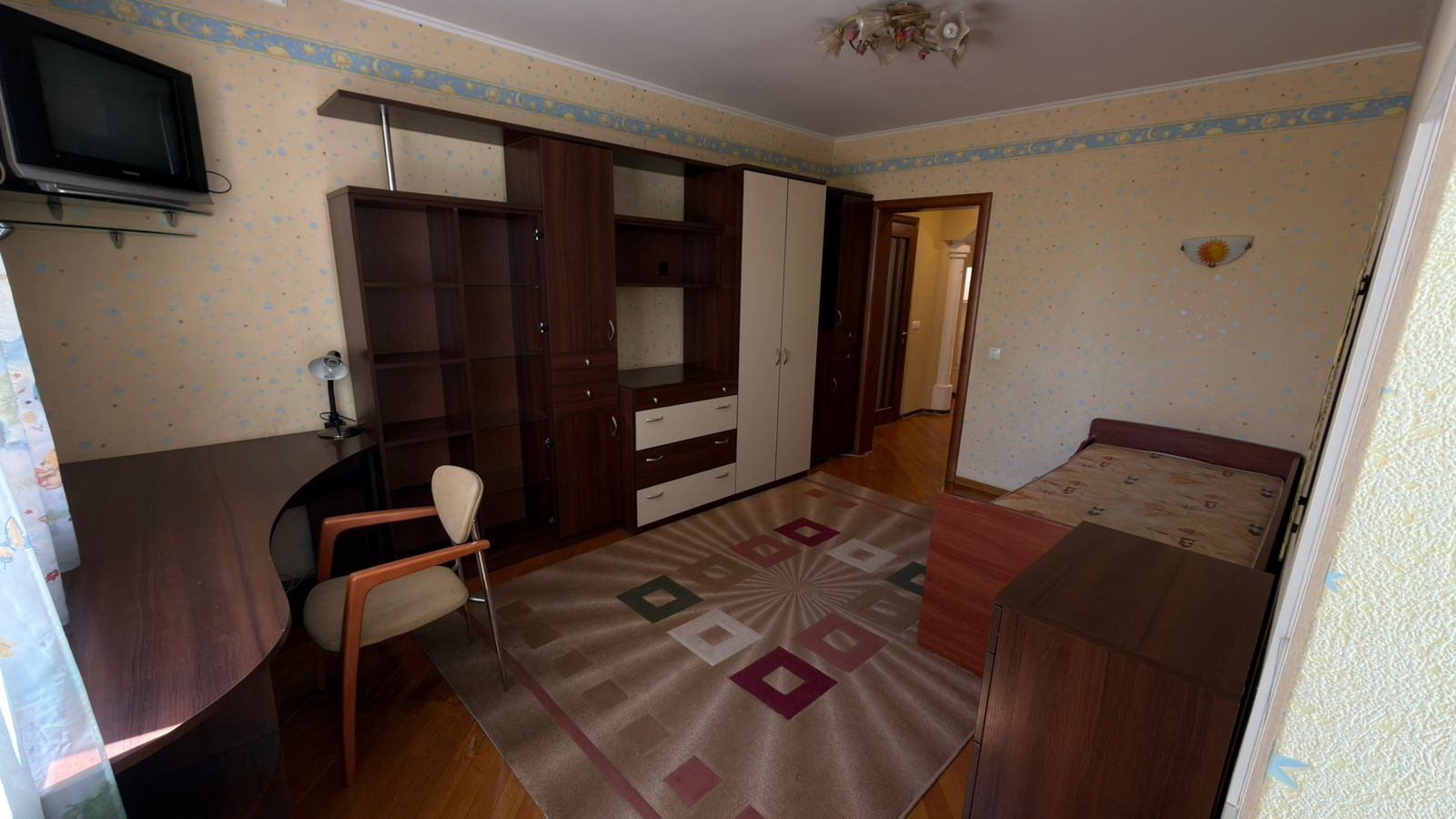 Аренда 3-комнатной квартиры 130 м², Вишняковская ул., 13