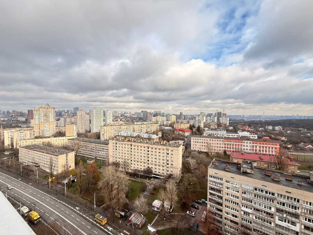 Продаж 3-кімнатної квартири 112 м², Науки просп., 30