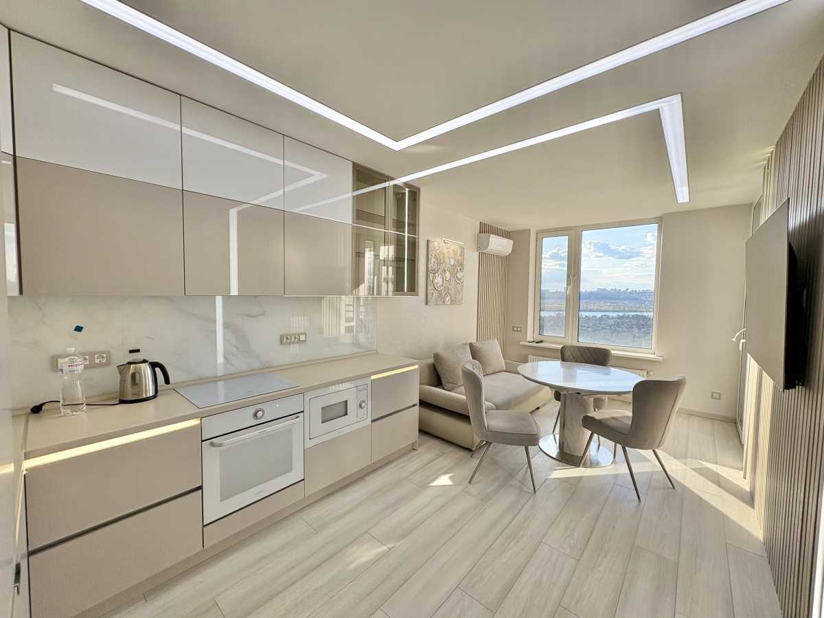 Аренда 1-комнатной квартиры 47 м², Днепровская наб., 18Б