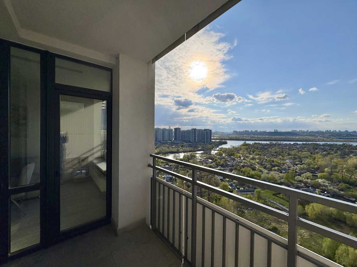 Аренда 1-комнатной квартиры 47 м², Днепровская наб., 18Б