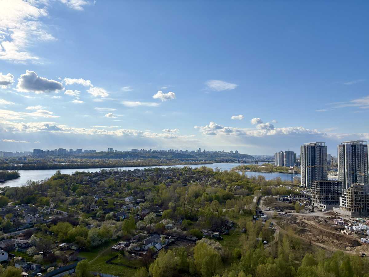 Аренда 1-комнатной квартиры 47 м², Днепровская наб., 18Б