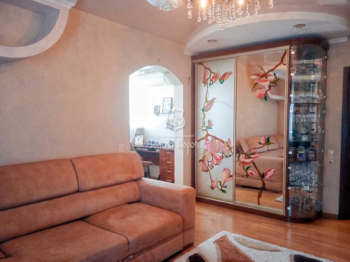 Продажа 2-комнатной квартиры 69 м², Краковская ул., 13Б
