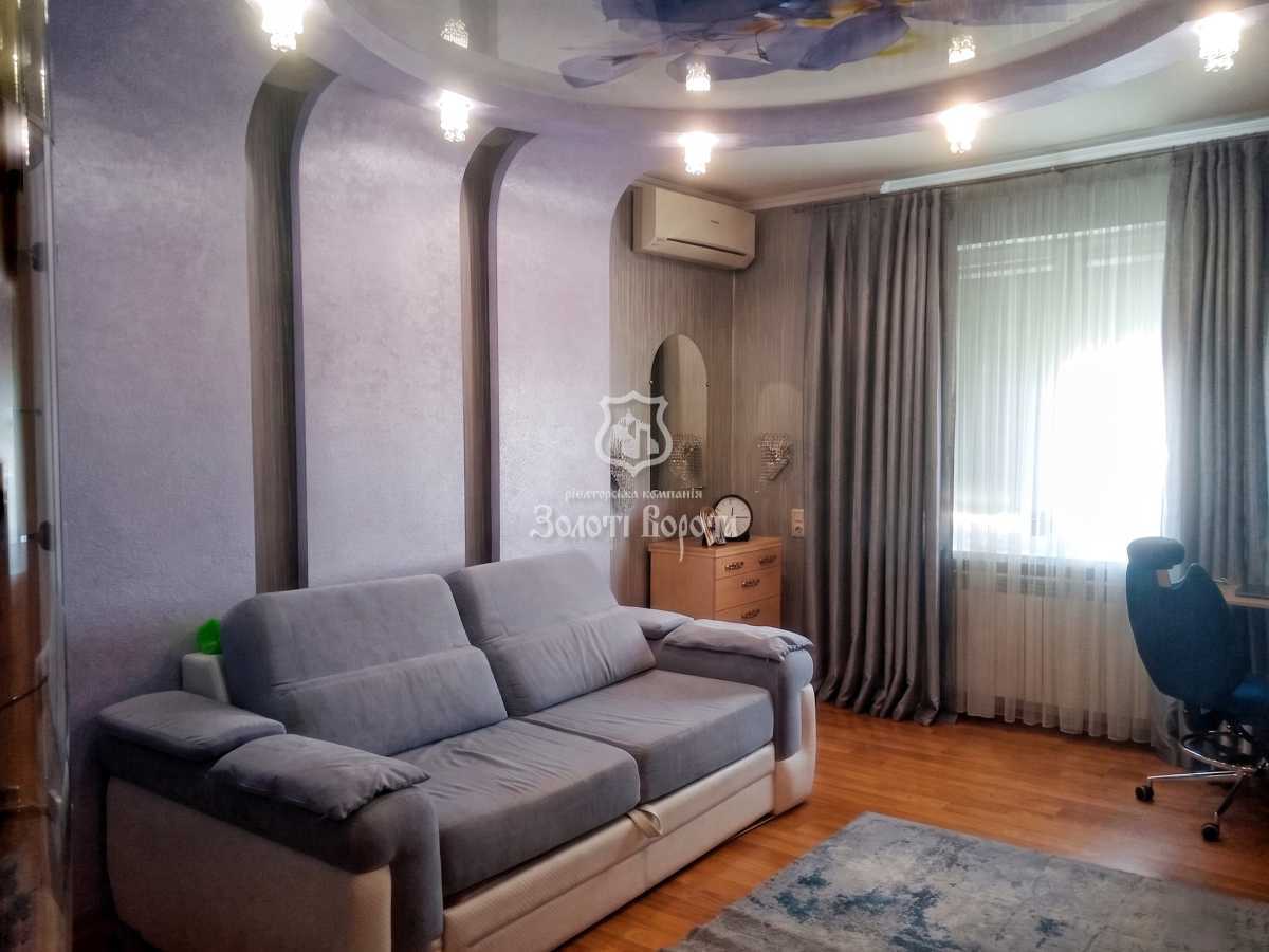 Продажа 2-комнатной квартиры 69 м², Краковская ул., 13Б