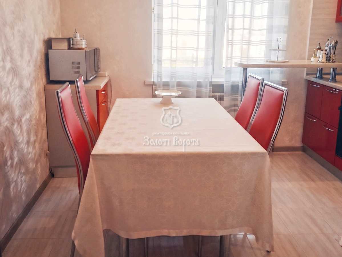 Продажа 2-комнатной квартиры 69 м², Краковская ул., 13Б