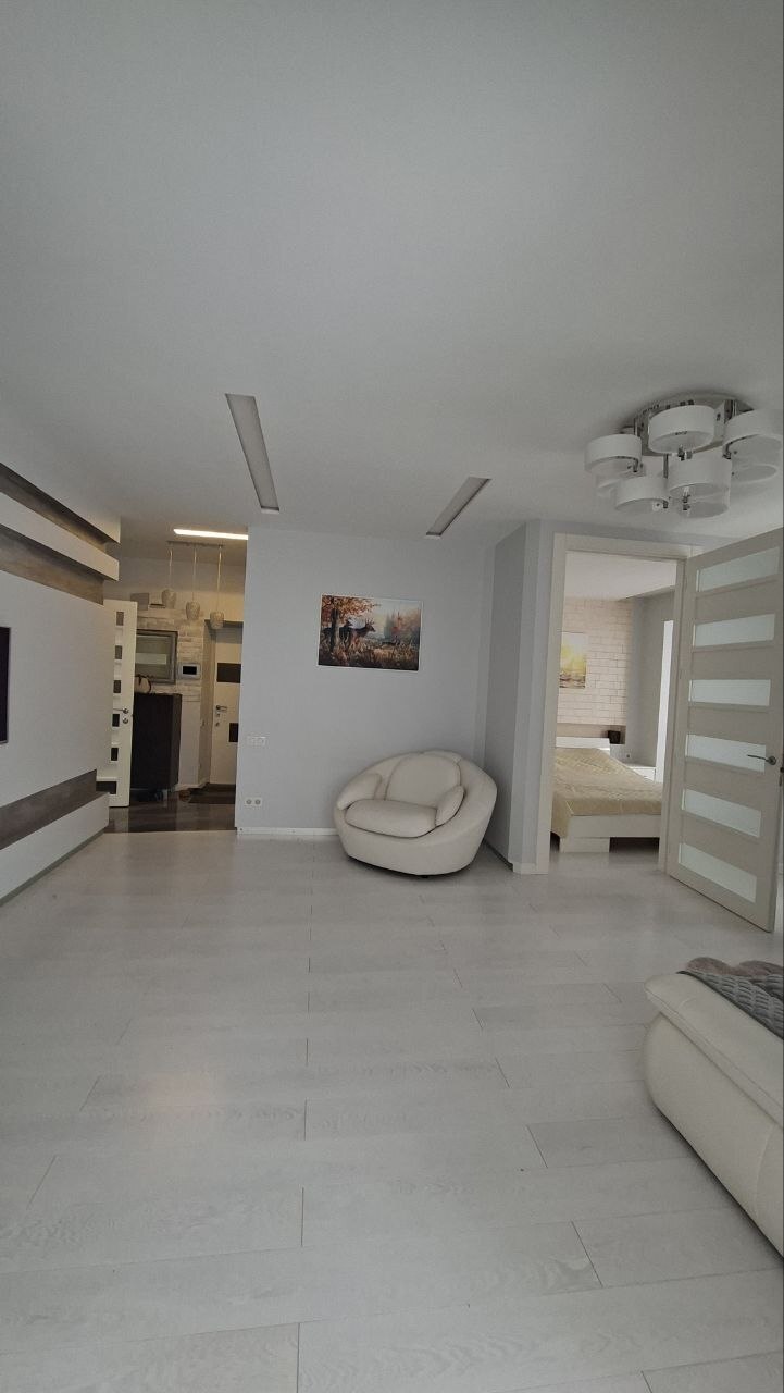 Продаж 2-кімнатної квартири 58 м², Академіка Сахарова вул.