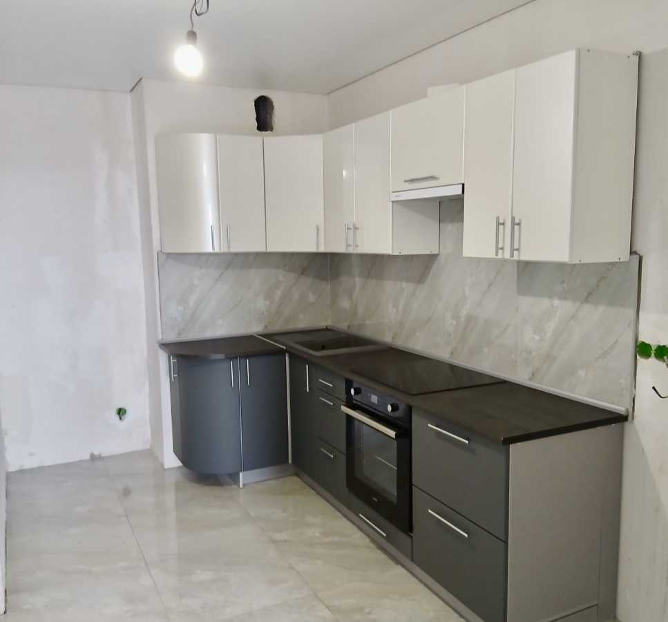 Продаж 2-кімнатної квартири 50 м², Академіка Глушкова просп.