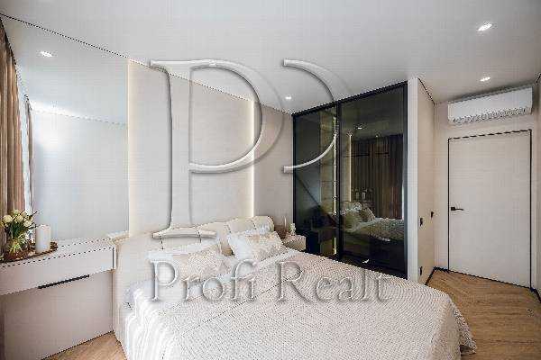 Продаж 2-кімнатної квартири 68 м², Олександра Олеся вул., 17А
