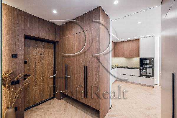 Продаж 2-кімнатної квартири 68 м², Олександра Олеся вул., 17А