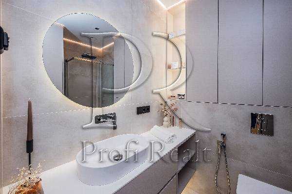 Продаж 2-кімнатної квартири 68 м², Олександра Олеся вул., 17А