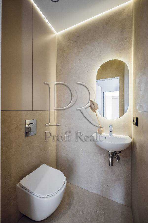 Продаж 2-кімнатної квартири 68 м², Олександра Олеся вул., 17А