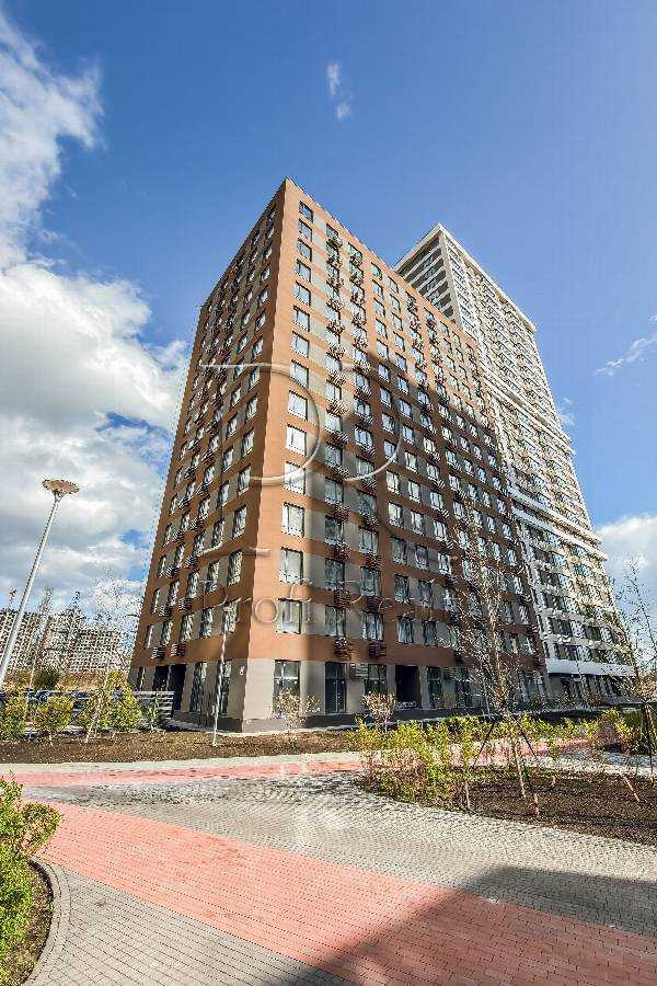 Продаж 2-кімнатної квартири 68 м², Олександра Олеся вул., 17А
