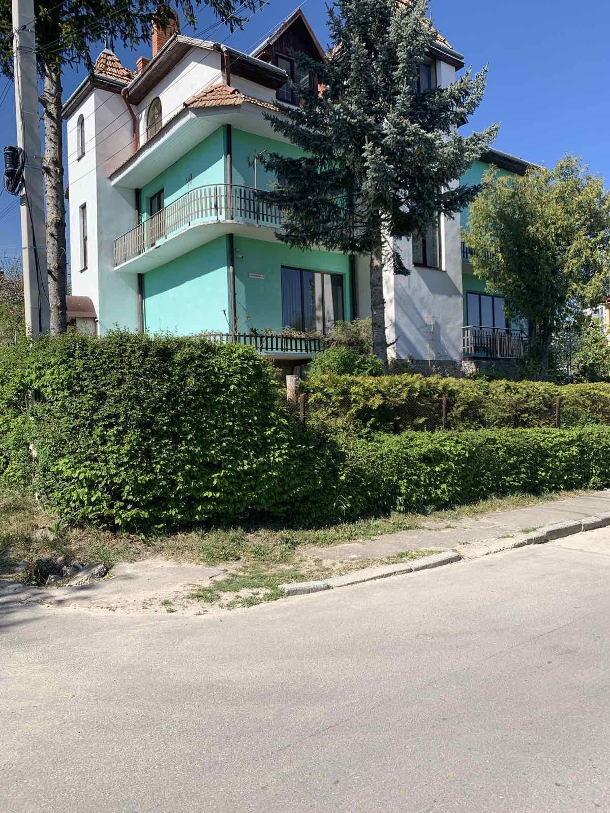 Продаж будинку 594 м²