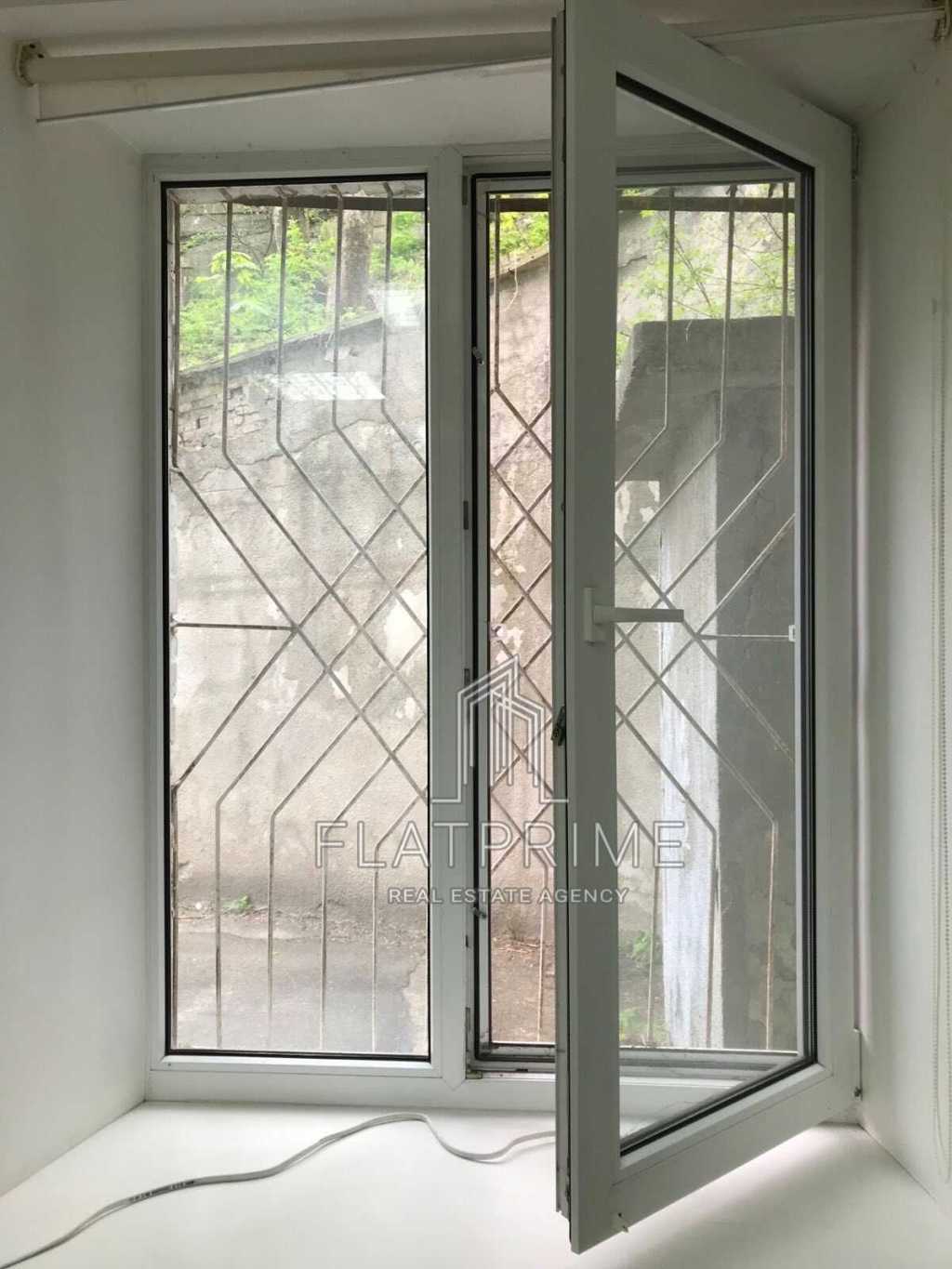Продаж приміщення вільного призначення 350 м², Володимира Винниченко вул., 14