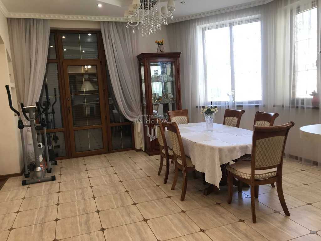 Продажа дома 265.4 м², Лісова