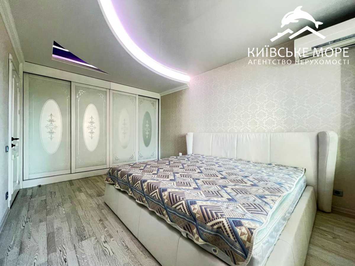 Аренда 3-комнатной квартиры 98 м², Константина Данькевича ул., 8