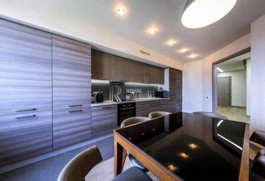 Продаж 5-кімнатної квартири 169 м², Дмитрівська вул., 75