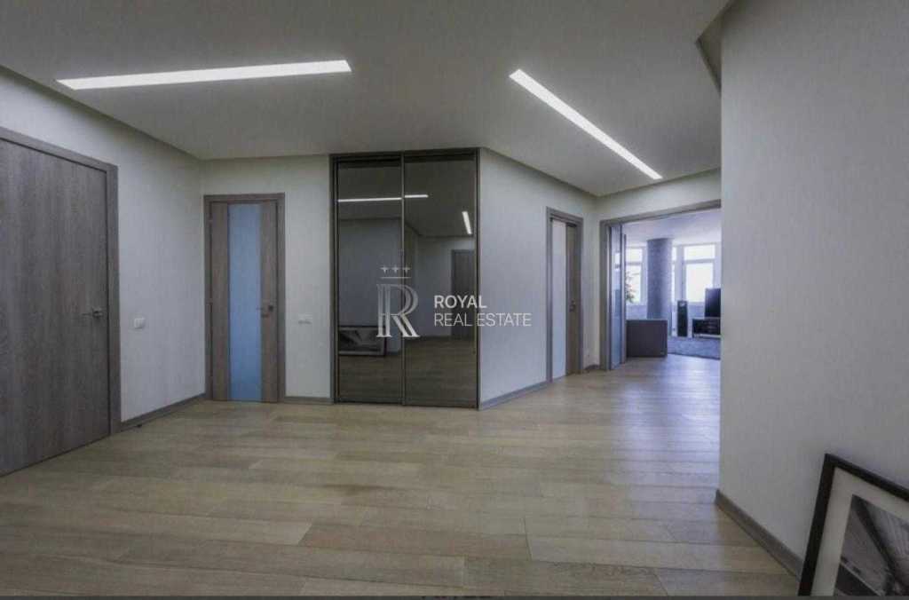 Продаж 5-кімнатної квартири 169 м², Дмитрівська вул., 75