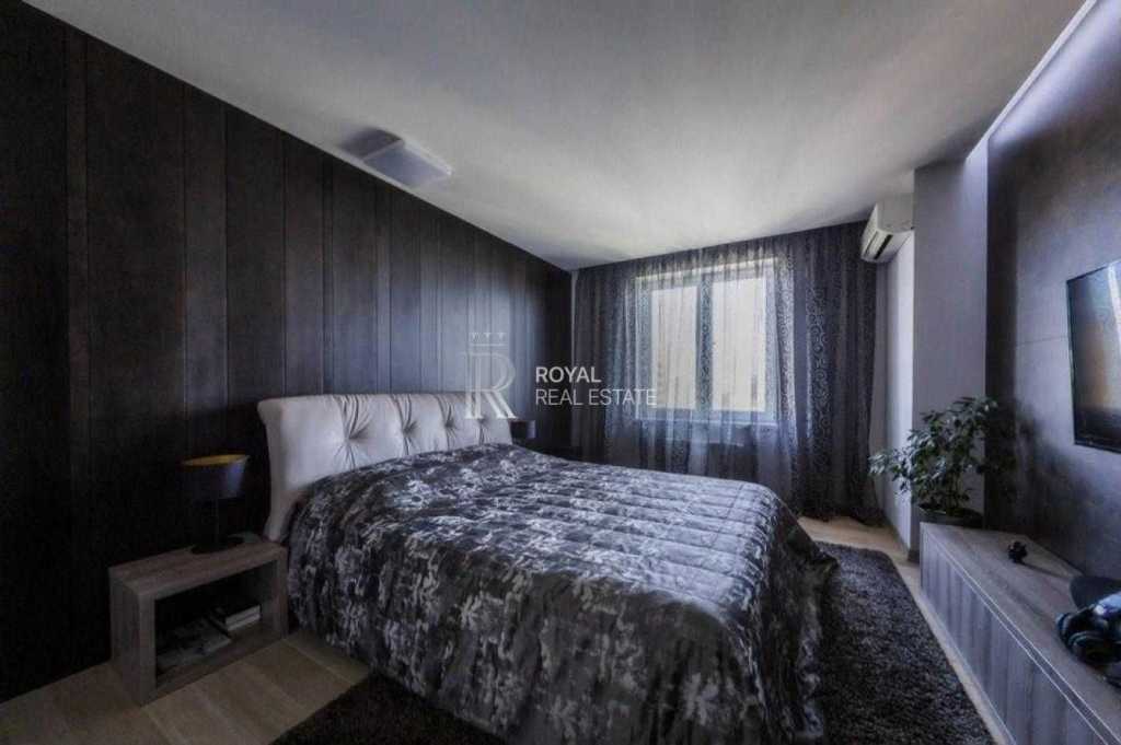 Продаж 5-кімнатної квартири 169 м², Дмитрівська вул., 75