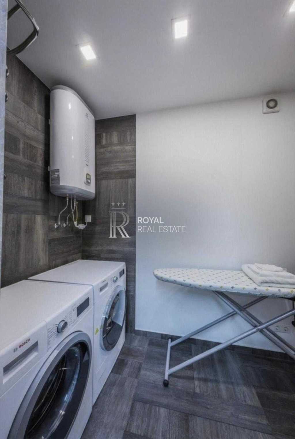 Продаж 5-кімнатної квартири 169 м², Дмитрівська вул., 75