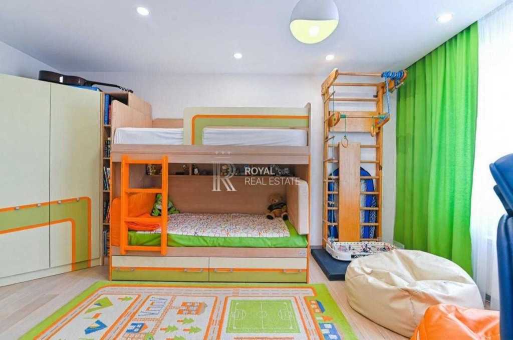 Продаж 5-кімнатної квартири 169 м², Дмитрівська вул., 75