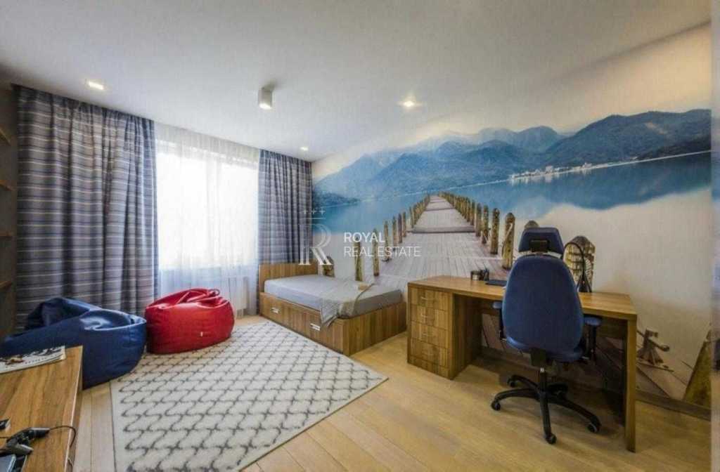 Продаж 5-кімнатної квартири 169 м², Дмитрівська вул., 75