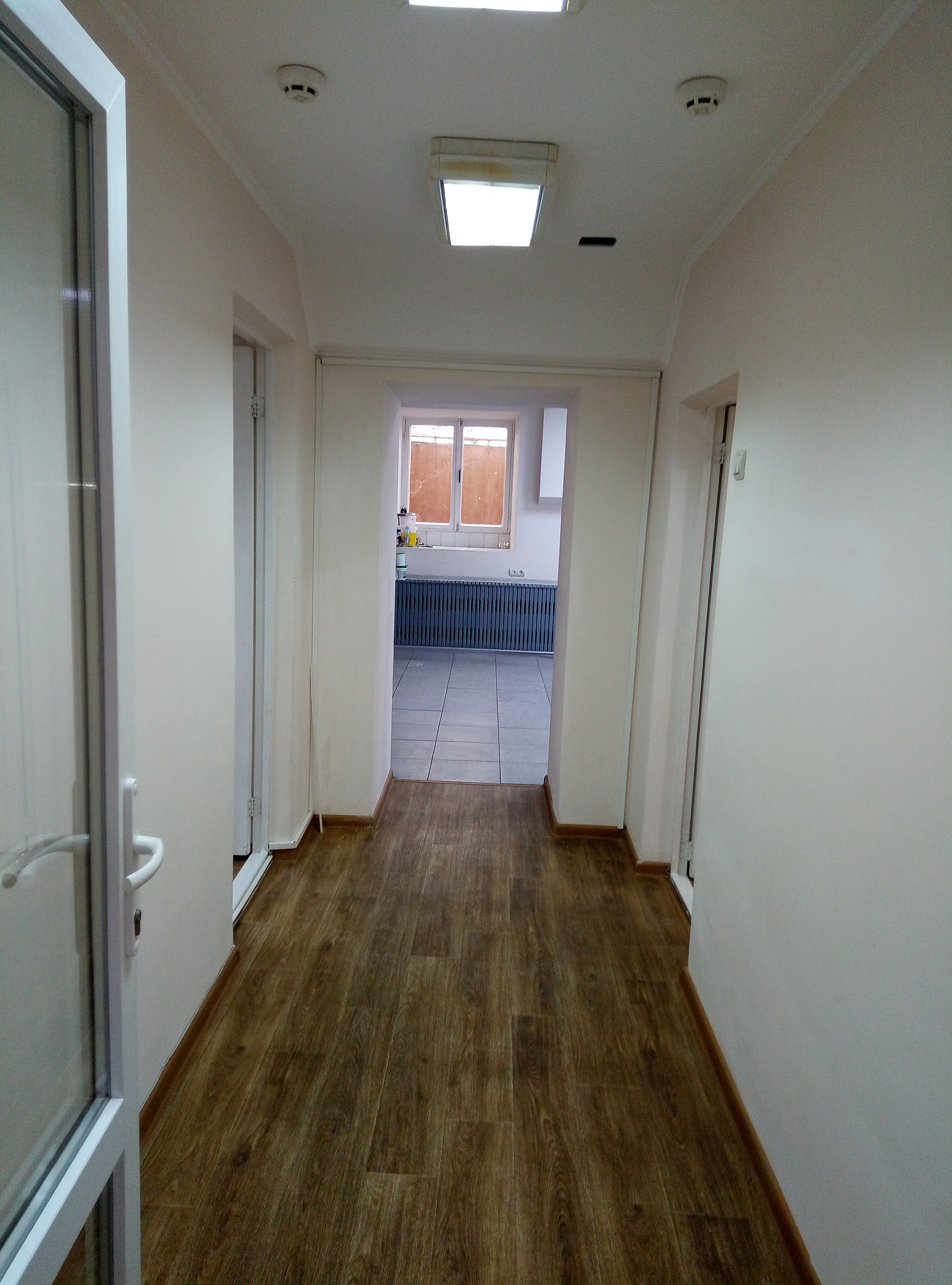 Продаж комерції 156.6 м²