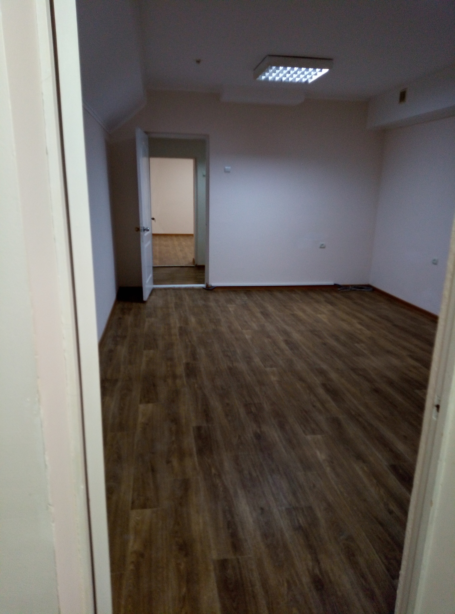 Продаж комерції 156.6 м²