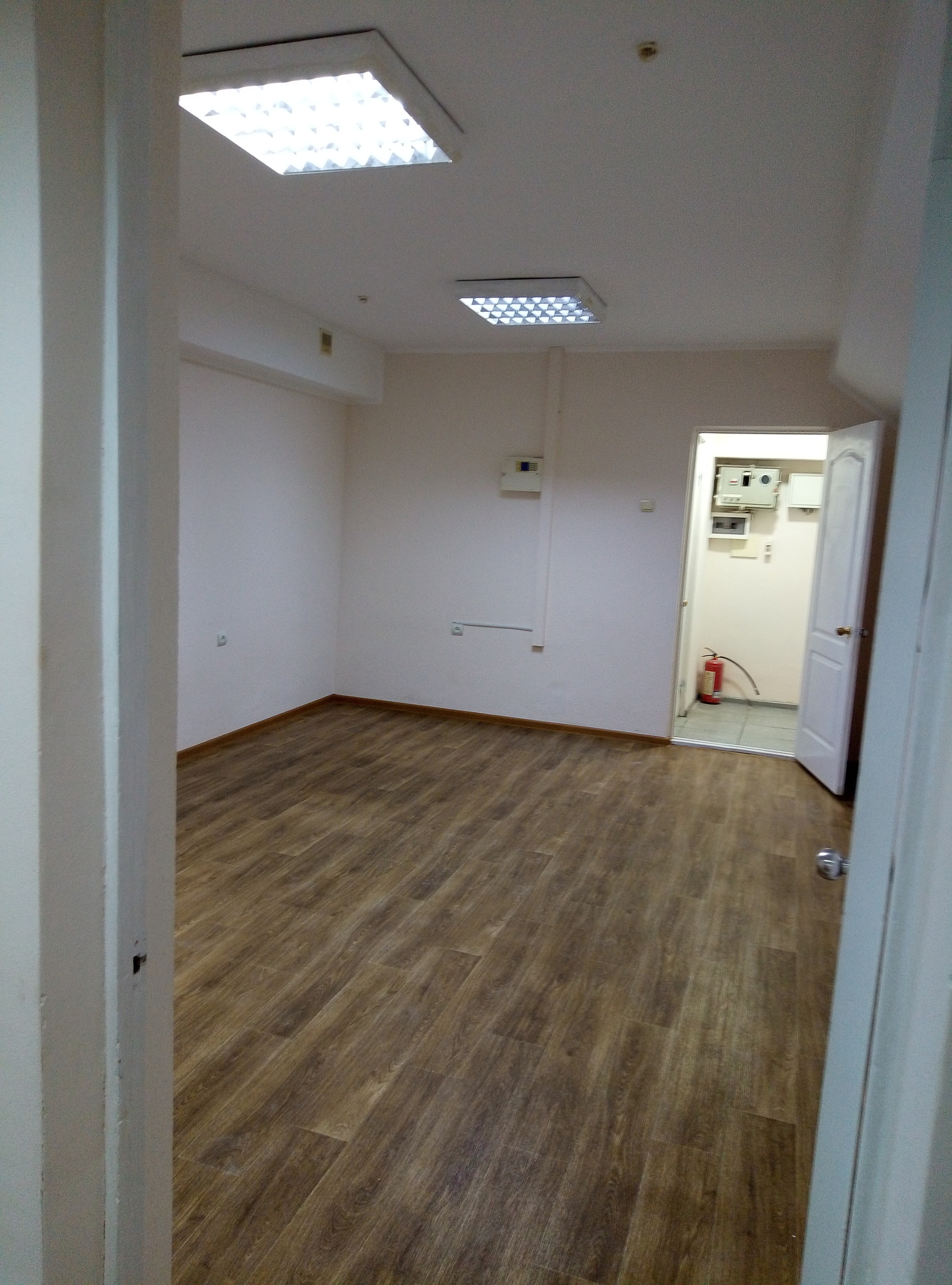 Продаж комерції 156.6 м²