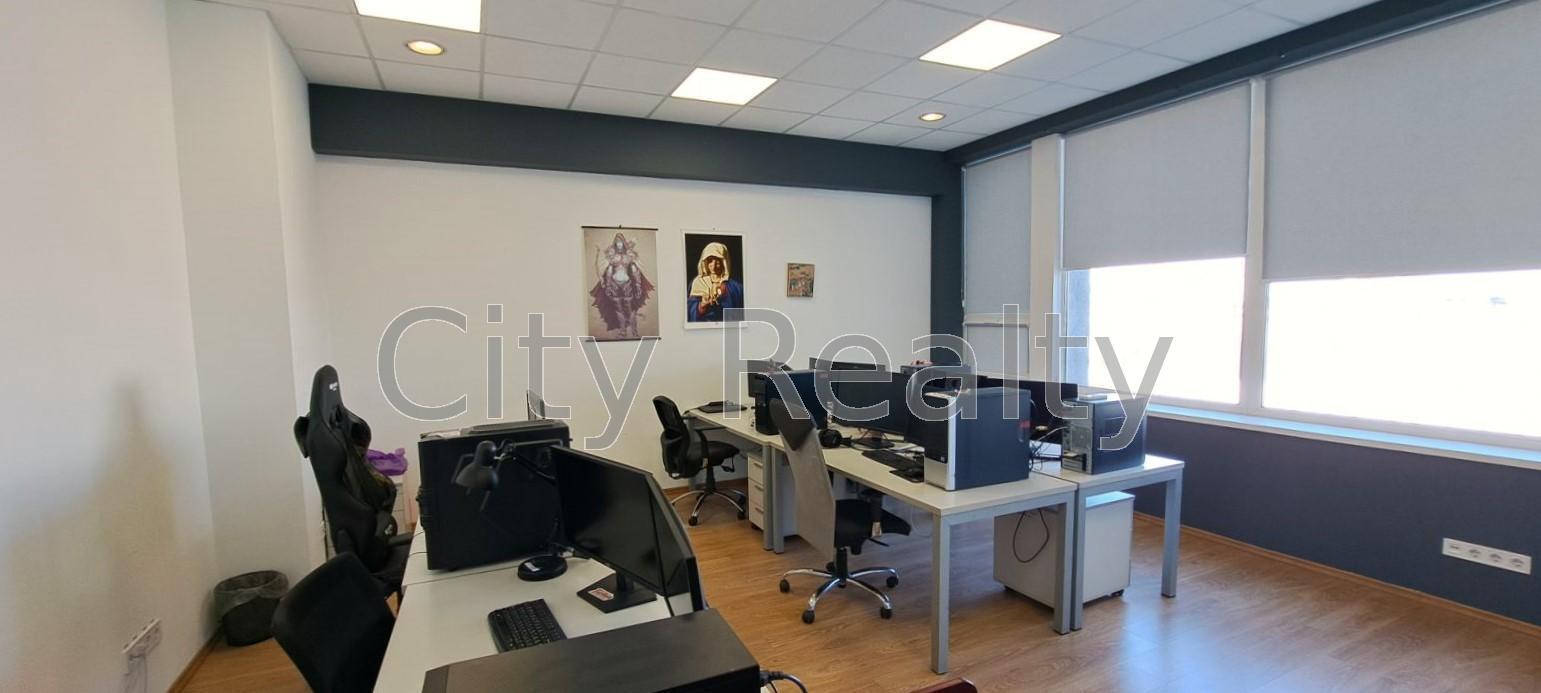 Аренда офиса 350 м², Евгения Сверстюка ул., 11Б