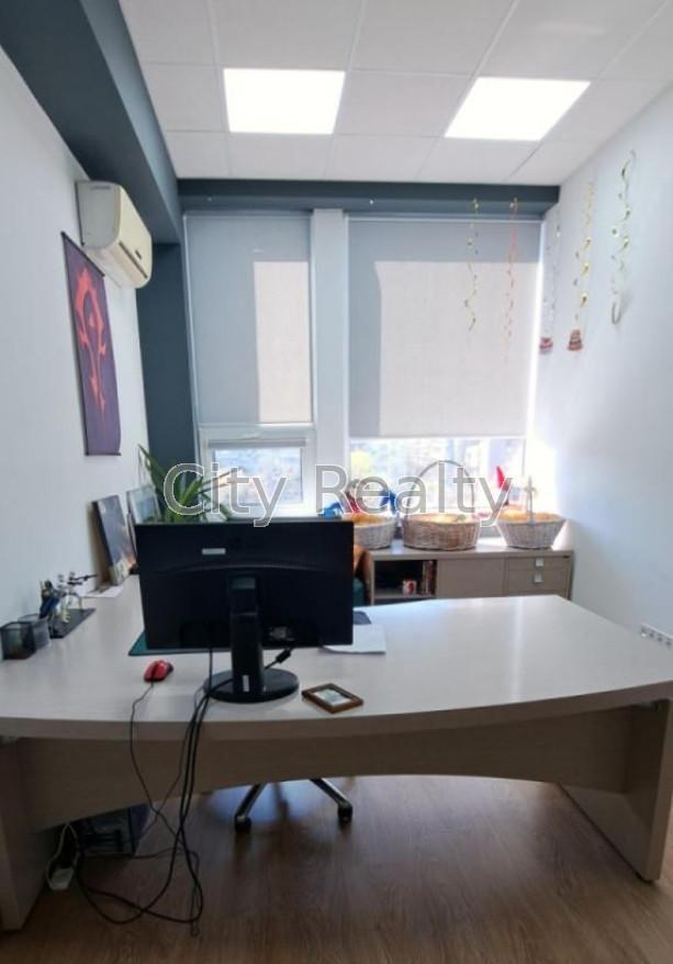 Аренда офиса 350 м², Евгения Сверстюка ул., 11Б