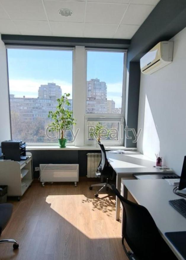Аренда офиса 350 м², Евгения Сверстюка ул., 11Б