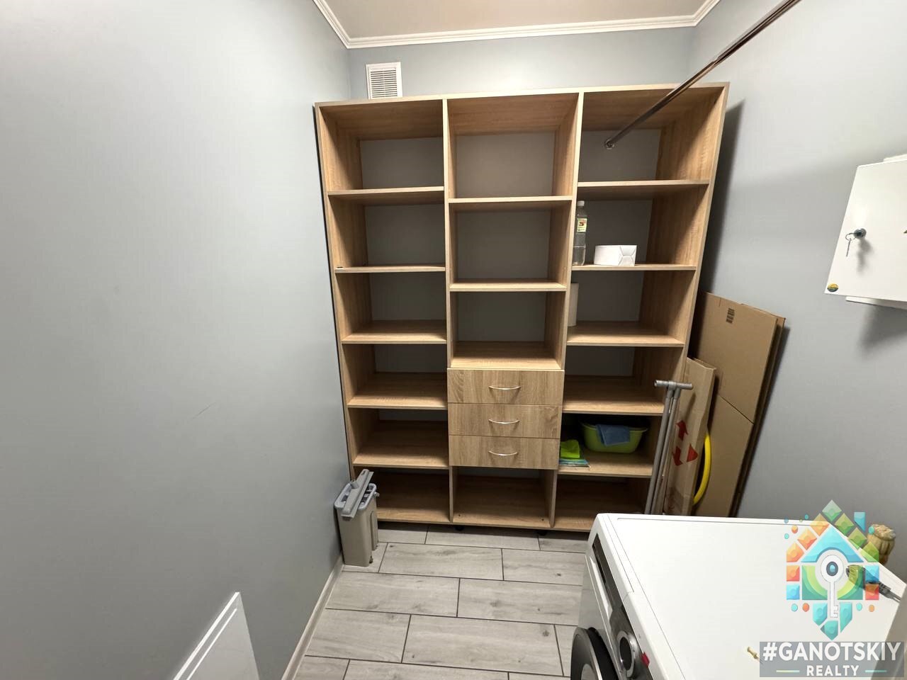 Продаж 2-кімнатної квартири 80 м², Тітова вул.