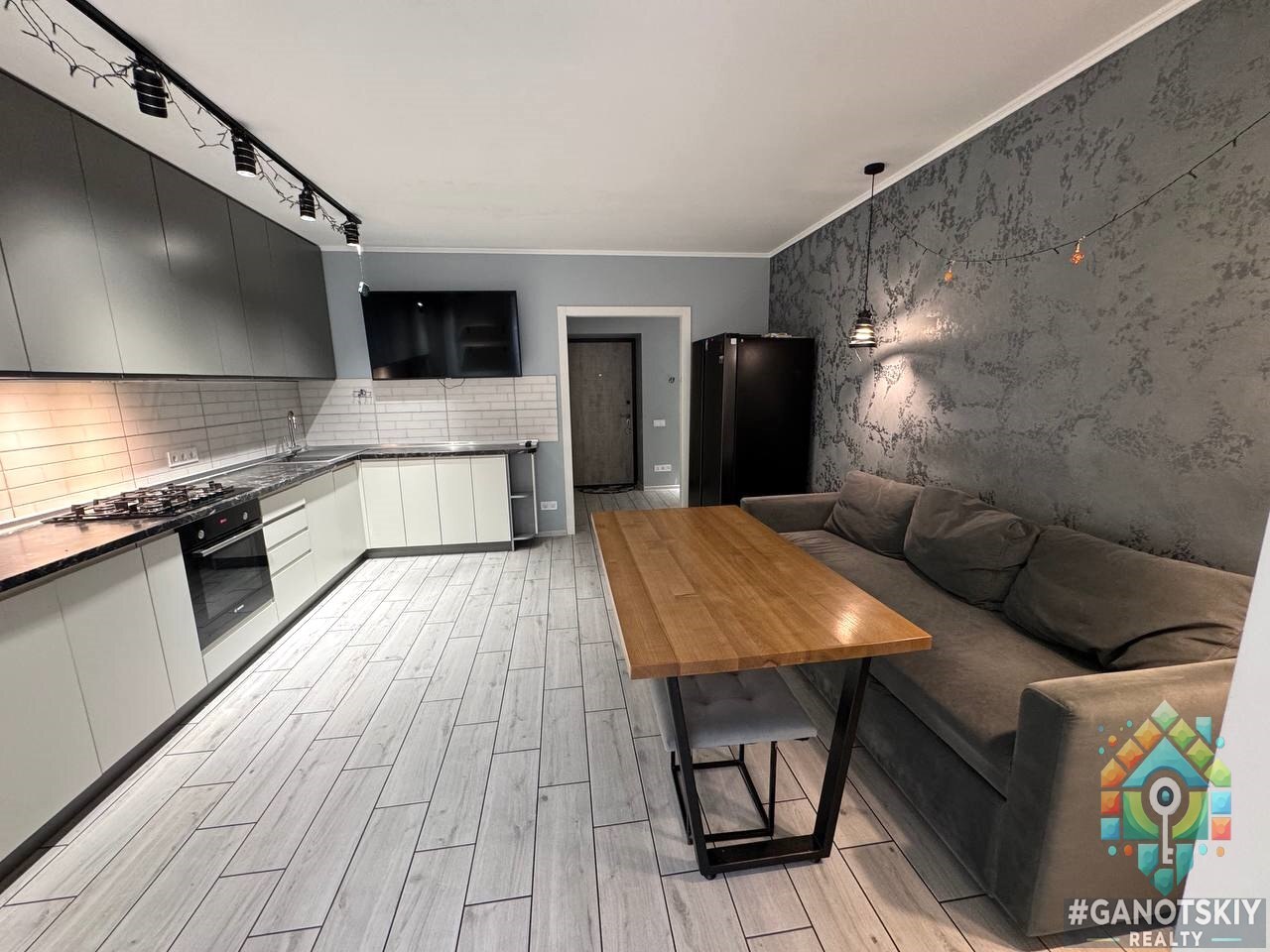 Продаж 2-кімнатної квартири 80 м², Тітова вул.