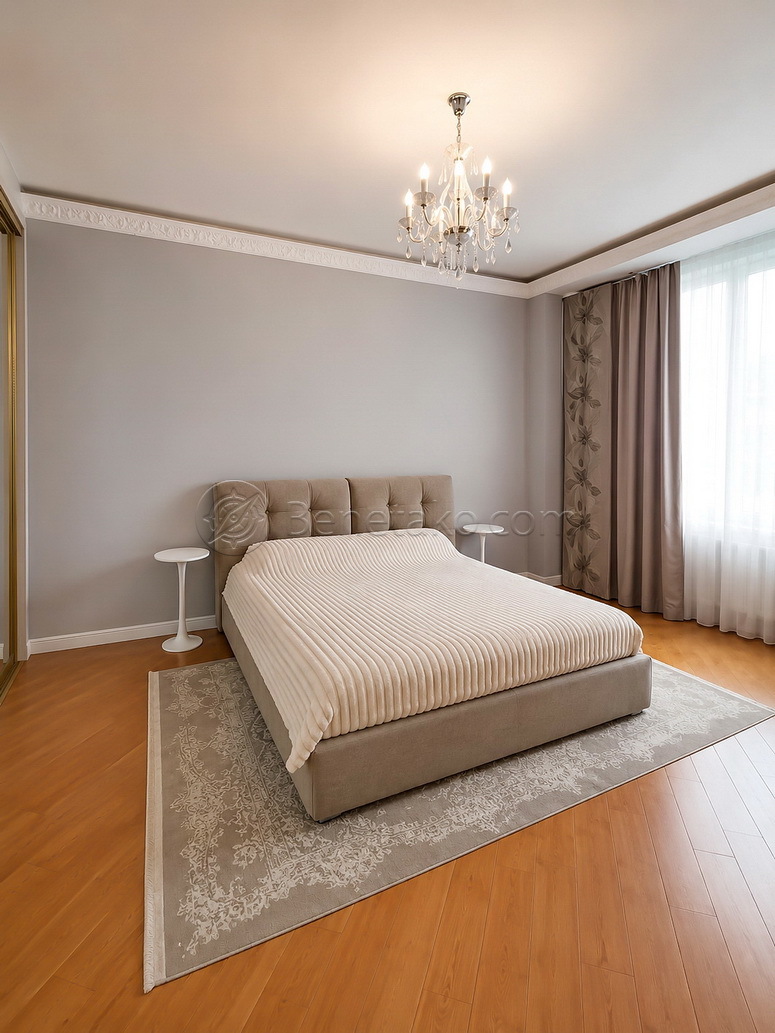 Оренда 3-кімнатної квартири 94 м², Літературна вул., 1А