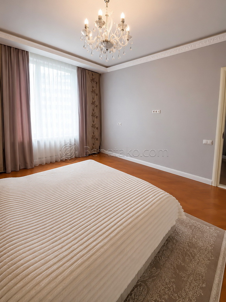 Оренда 3-кімнатної квартири 94 м², Літературна вул., 1А
