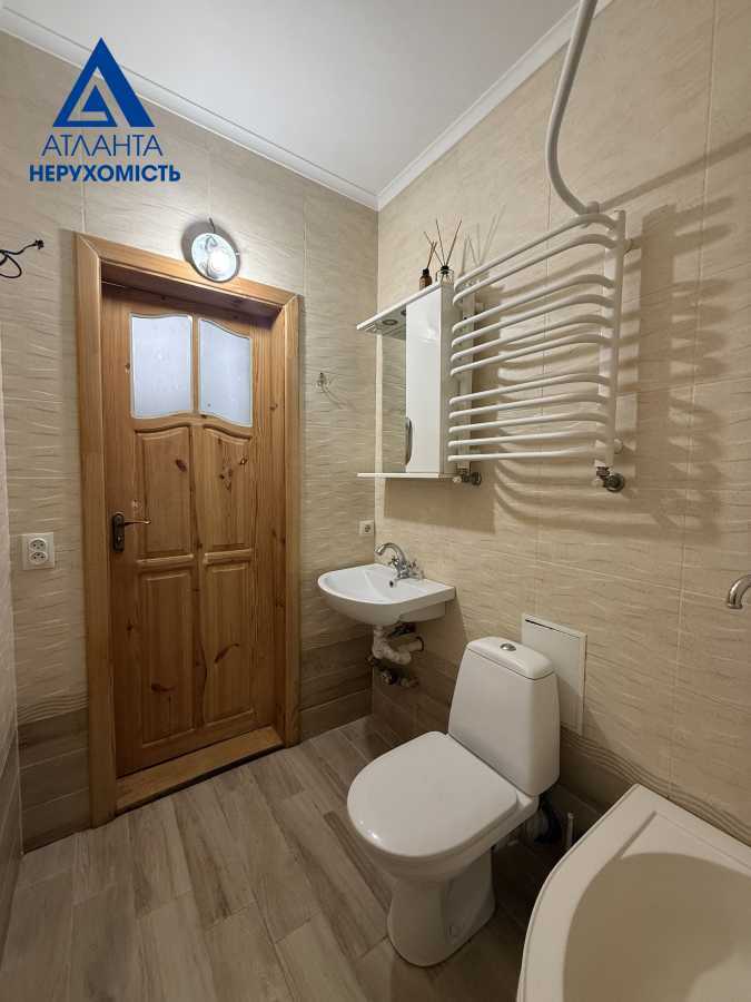 Продаж 2-кімнатної квартири 47.5 м², Дубнівська вул., 47